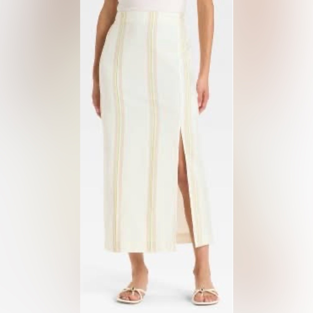 a new day Cream and Tan Striped A-Line Skirt
Size XS
New with Tags